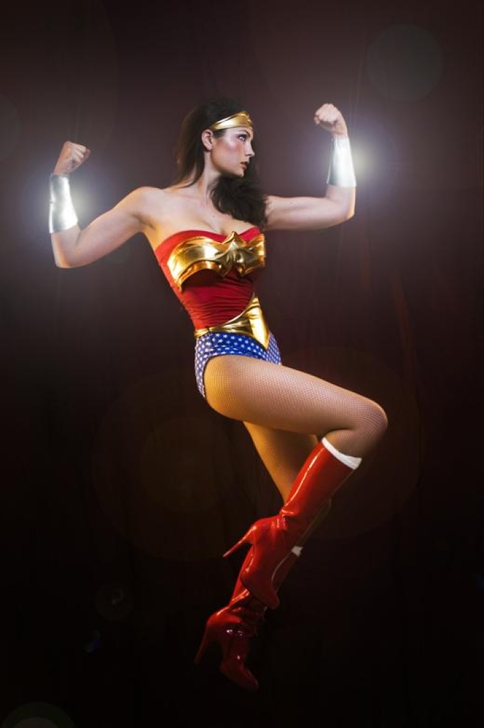 Passionate Essential Wonder Woman Cosplay - Wonder Woman