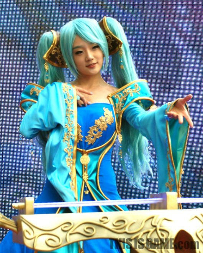 Bath Best Sona Cosplay Collection UPDATE: 03/09/2004 - League Of Legends