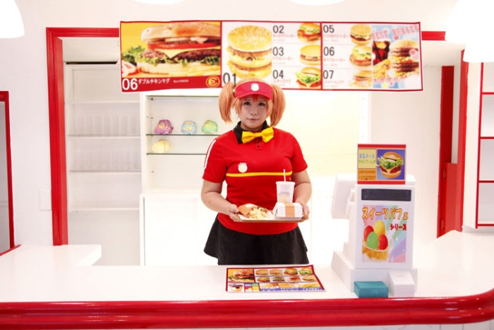 Handjob Gochuumon Wa Big Maguro Burger Set Desu Ne, Tsuika De Chiho Wa Ikaga Desu Ka? - Hataraku Maou Sama Amature Porn